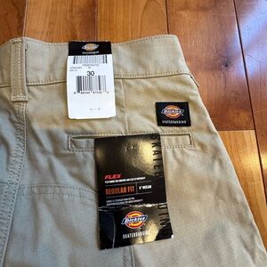 Tan dickies skateboarding cargo shorts